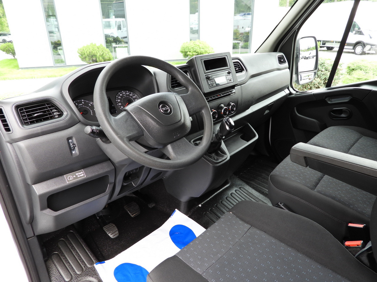 OPEL MOVANO TIPPER DOUBLE CABIN DOKA 7 SEATS LED LIGHTS TWIN WHEELS AIR CONDITIONING 145HP - Van pengiriman: gambar 2 OPEL MOVANO TIPPER DOUBLE CABIN DOKA 7 SEATS LED LIGHTS TWIN WHEELS AIR CONDITIONING 145HP - Van pengiriman: gambar 2