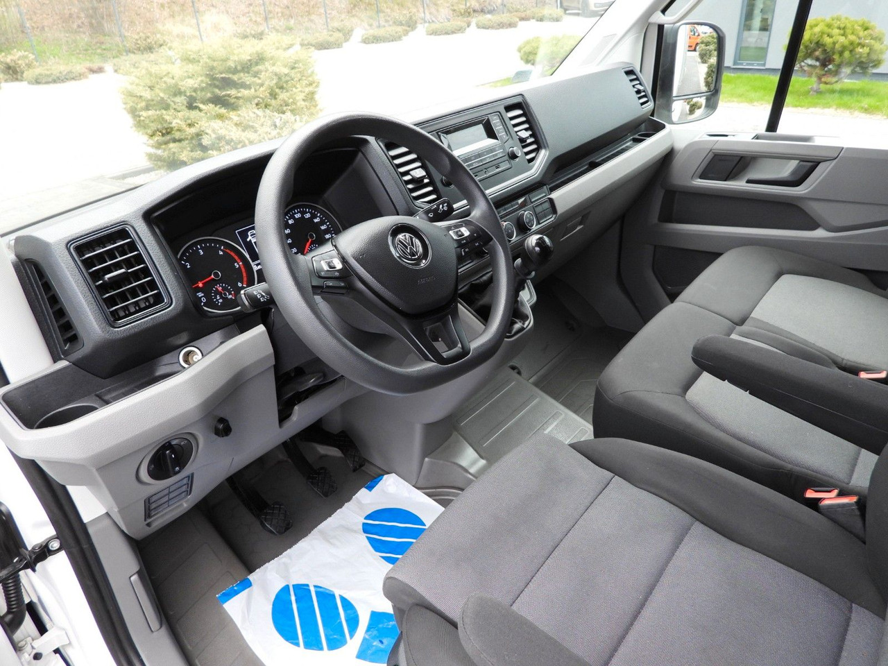 Volkswagen CRAFTER PRITSCHE PLANE 10 PALETTEN WEBASTO - Van dengan terpal samping: gambar 2 Volkswagen CRAFTER PRITSCHE PLANE 10 PALETTEN WEBASTO - Van dengan terpal samping: gambar 2
