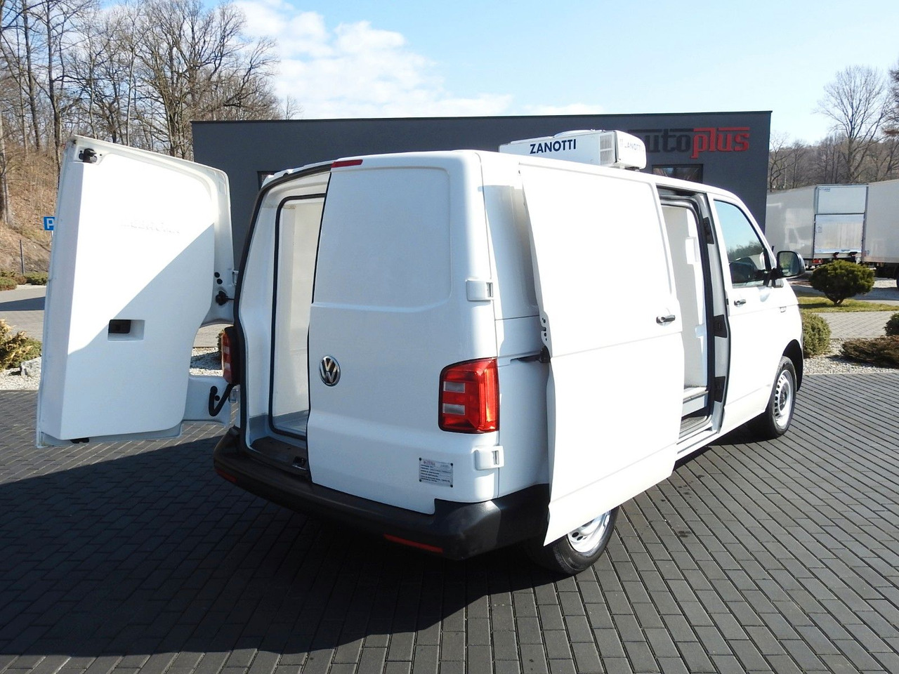 Volkswagen TRANSPORTER T6 KÜHLKASTENWAGEN 0*C TEMPOMAT - Van berpendingin: gambar 3 Volkswagen TRANSPORTER T6 KÜHLKASTENWAGEN 0*C TEMPOMAT - Van berpendingin: gambar 3