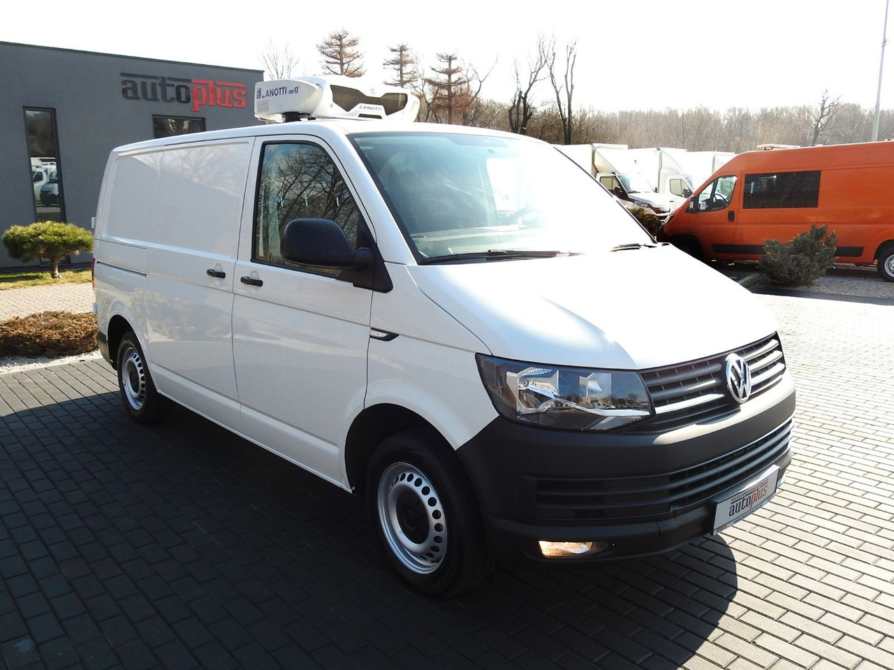 Volkswagen TRANSPORTER T6 KÜHLKASTENWAGEN 0*C TEMPOMAT - Van berpendingin: gambar 4 Volkswagen TRANSPORTER T6 KÜHLKASTENWAGEN 0*C TEMPOMAT - Van berpendingin: gambar 4