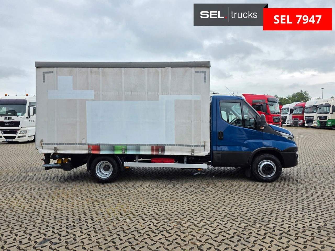 Iveco Daily 70C18 Hi-Matic / Ladebordwand / 3 Sitzen - Van dengan terpal samping: gambar 4 Iveco Daily 70C18 Hi-Matic / Ladebordwand / 3 Sitzen - Van dengan terpal samping: gambar 4