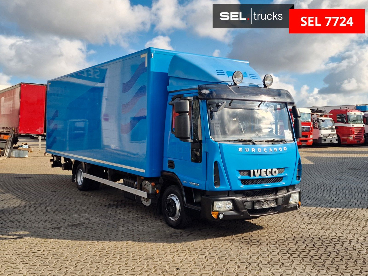 Iveco Eurocargo 100E22 / Ladebordwand / 3 Sitzen - Truk box: gambar 3 Iveco Eurocargo 100E22 / Ladebordwand / 3 Sitzen - Truk box: gambar 3