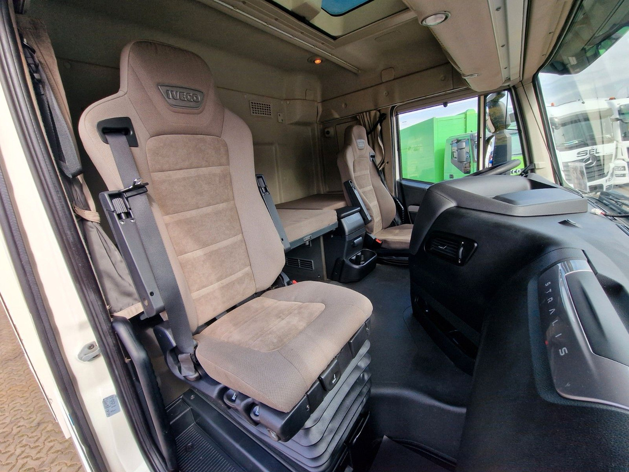 Truk minuman Iveco Stralis 420 / Intarder / Ldbw / Lenkachse: gambar 16