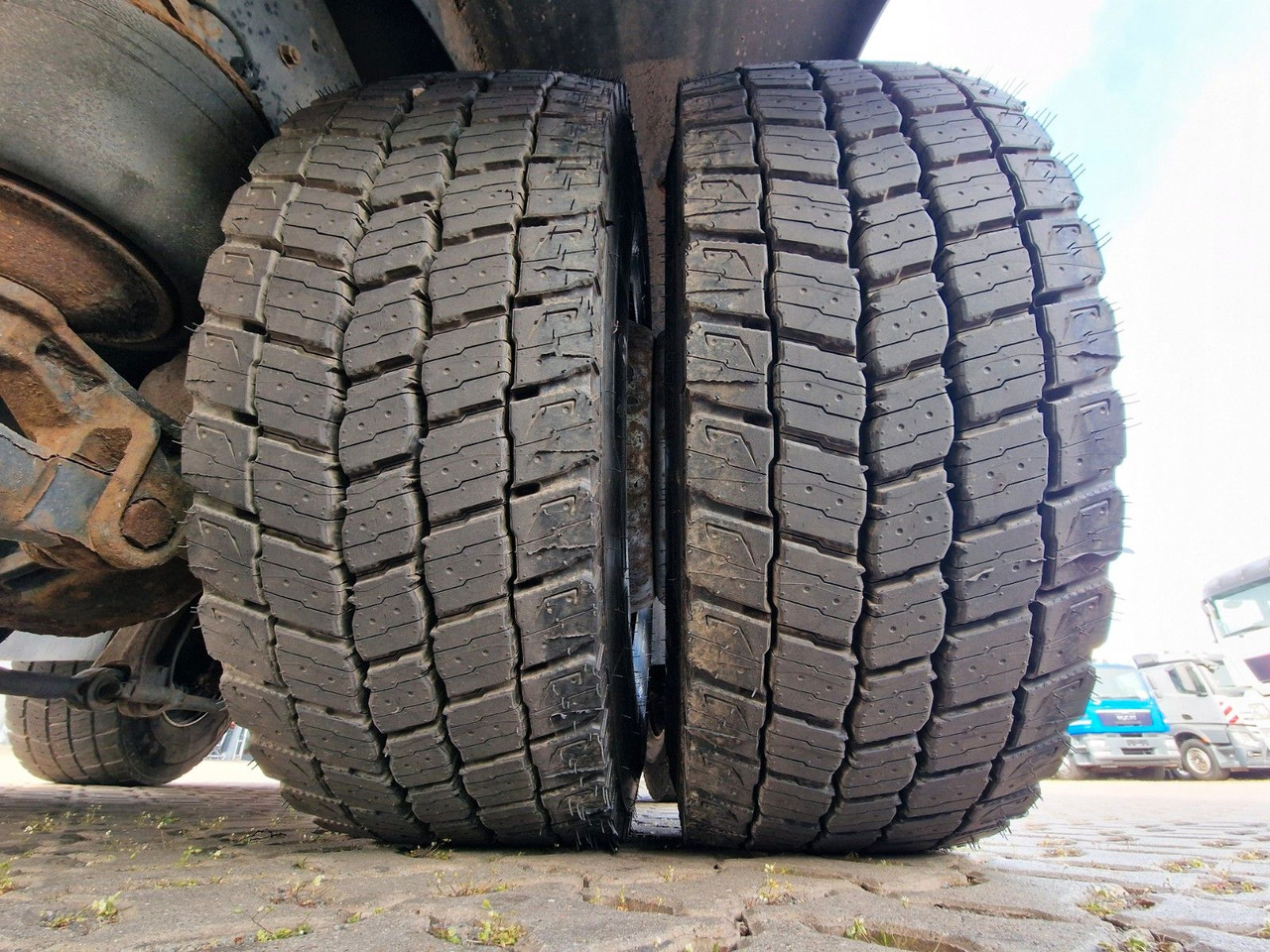 Truk minuman Iveco Stralis 420 / Intarder / Ldbw / Lenkachse: gambar 23