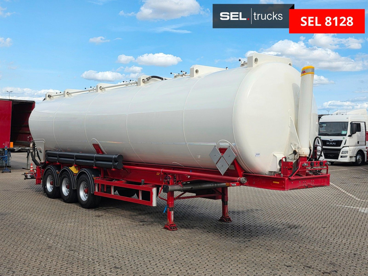 Kässbohrer XS / Kippsilo / 60 m3 / ADR AT - Semi trailer silo: gambar 3 Kässbohrer XS / Kippsilo / 60 m3 / ADR AT - Semi trailer silo: gambar 3