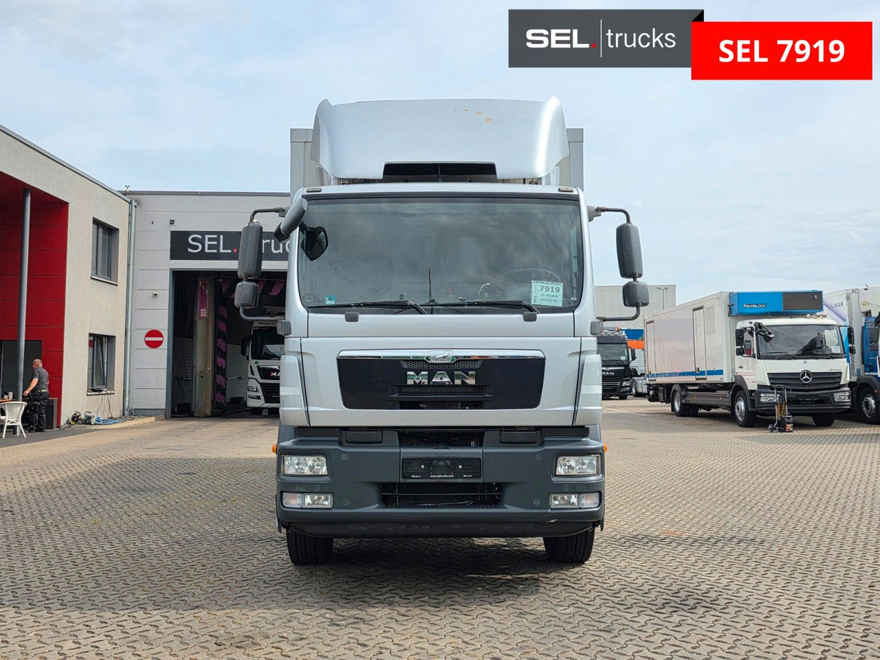 MAN TGM 18.290 4X2 LL / Ldbw / Carrier / 8,16m - Truk berpendingin: gambar 2 MAN TGM 18.290 4X2 LL / Ldbw / Carrier / 8,16m - Truk berpendingin: gambar 2