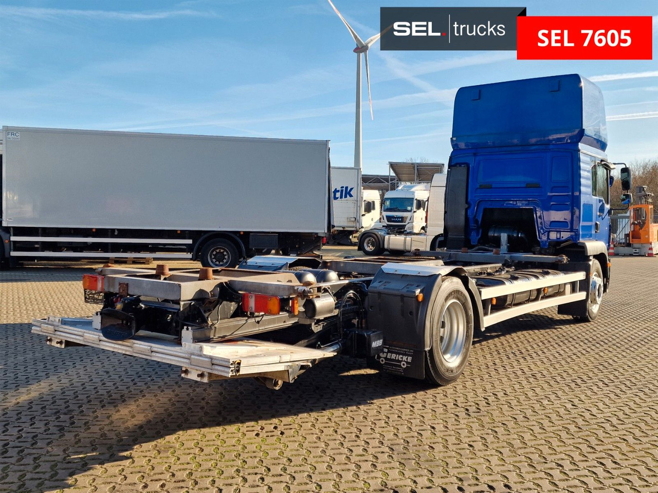 MAN TGM 18.340 4X2 LL / Ladebordwand / 3 Betten - Pengangkut kontainer/ Container truck: gambar 5 MAN TGM 18.340 4X2 LL / Ladebordwand / 3 Betten - Pengangkut kontainer/ Container truck: gambar 5