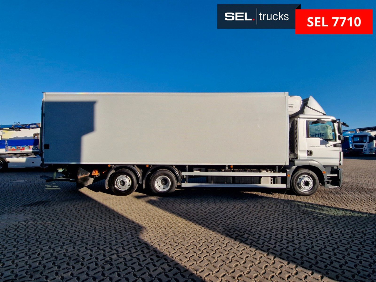 MAN TGM 22.290 6X2-4 LL / Ladebordwand / Thermo King - Truk berpendingin: gambar 4 MAN TGM 22.290 6X2-4 LL / Ladebordwand / Thermo King - Truk berpendingin: gambar 4