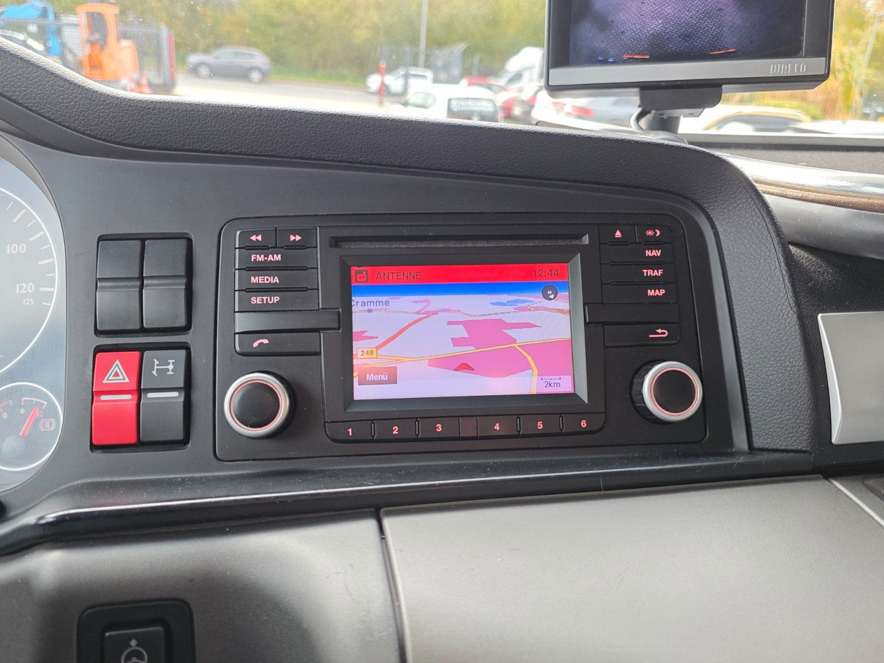 Truk tangki MAN TGS 26.440 6X2-2 LL / ADR AT / 3 Kamm. / Lenkac.: gambar 37 Truk tangki MAN TGS 26.440 6X2-2 LL / ADR AT / 3 Kamm. / Lenkac.: gambar 37