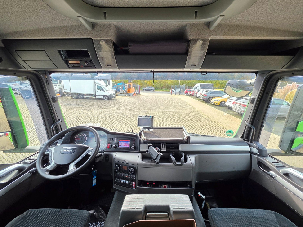 Truk tangki MAN TGS 26.440 6X2-2 LL / ADR AT / 3 Kamm. / Lenkac.: gambar 35 Truk tangki MAN TGS 26.440 6X2-2 LL / ADR AT / 3 Kamm. / Lenkac.: gambar 35