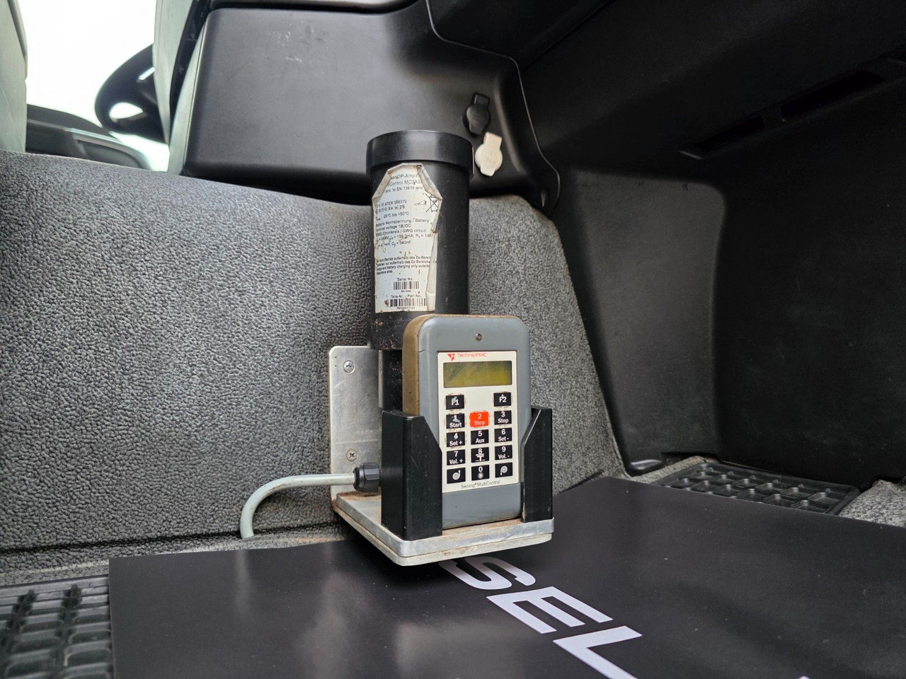 Truk tangki MAN TGS 26.440 6X2-2 LL / ADR AT / 3 Kamm. / Lenkac.: gambar 30 Truk tangki MAN TGS 26.440 6X2-2 LL / ADR AT / 3 Kamm. / Lenkac.: gambar 30