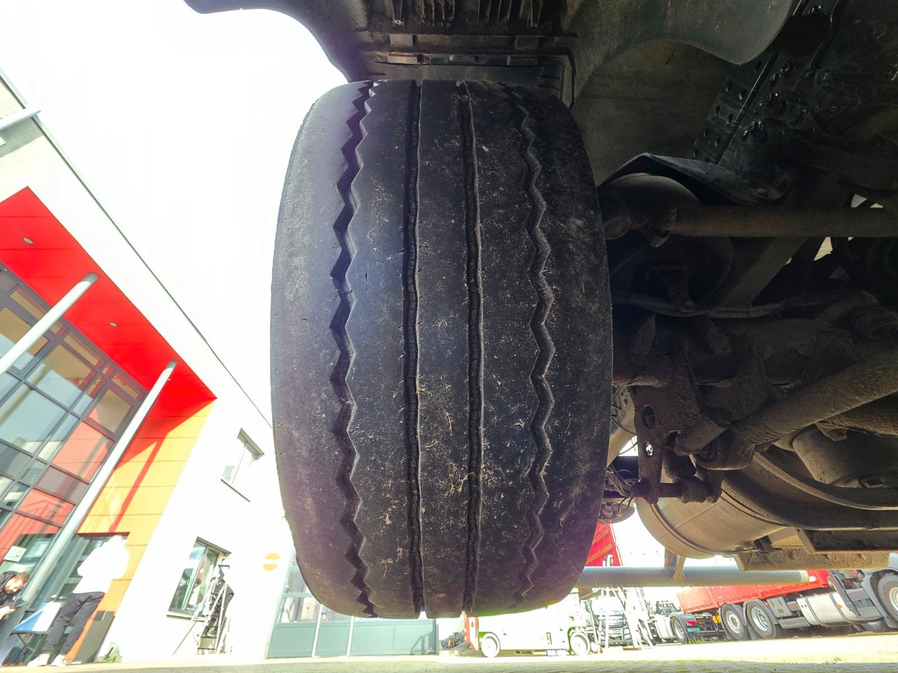 Truk tangki MAN TGS 26.440 6X2-2 LL / ADR AT / 3 Kamm. / Lenkac.: gambar 50 Truk tangki MAN TGS 26.440 6X2-2 LL / ADR AT / 3 Kamm. / Lenkac.: gambar 50