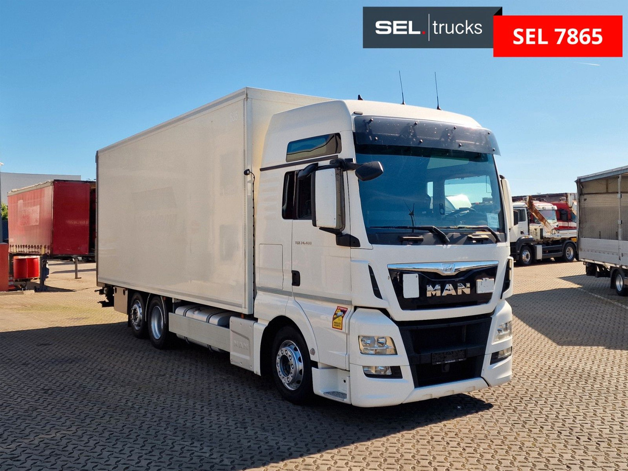 MAN TGX 24.400 6X2-2 LL-U / Intarder / Ldbw / Konvek - Truk box: gambar 4 MAN TGX 24.400 6X2-2 LL-U / Intarder / Ldbw / Konvek - Truk box: gambar 4