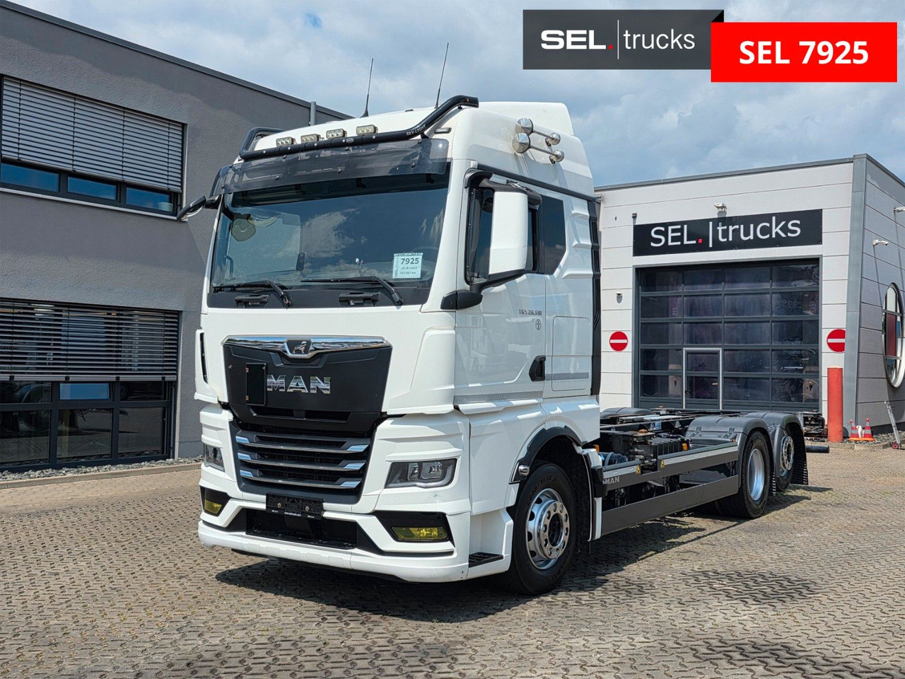 MAN TGX 26.510 6x2-2 LL CH / ZF Intarder / Liftachse - Pengangkut kontainer/ Container truck: gambar 1 MAN TGX 26.510 6x2-2 LL CH / ZF Intarder / Liftachse - Pengangkut kontainer/ Container truck: gambar 1
