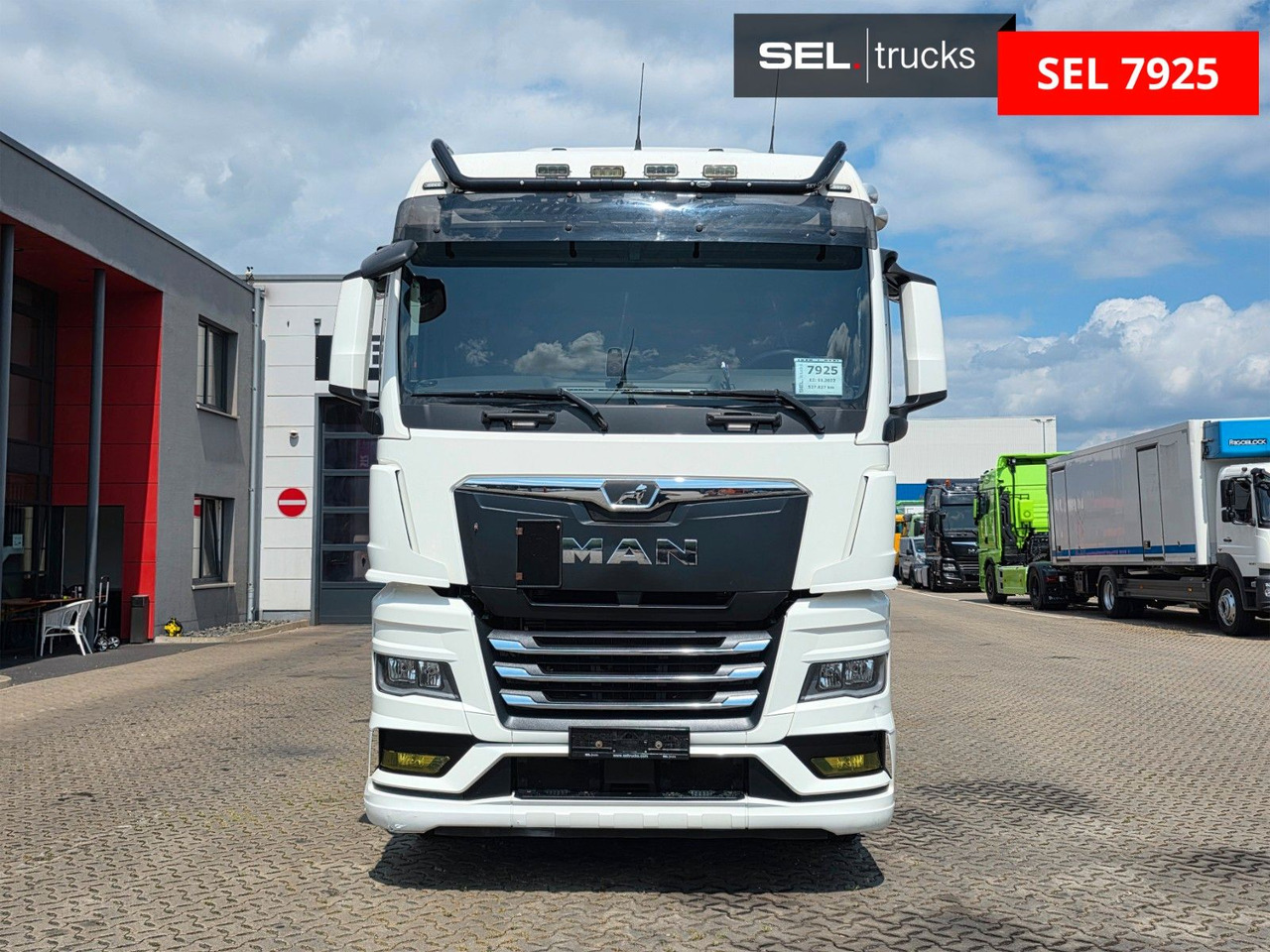 MAN TGX 26.510 6x2-2 LL CH / ZF Intarder / Liftachse - Pengangkut kontainer/ Container truck: gambar 2 MAN TGX 26.510 6x2-2 LL CH / ZF Intarder / Liftachse - Pengangkut kontainer/ Container truck: gambar 2