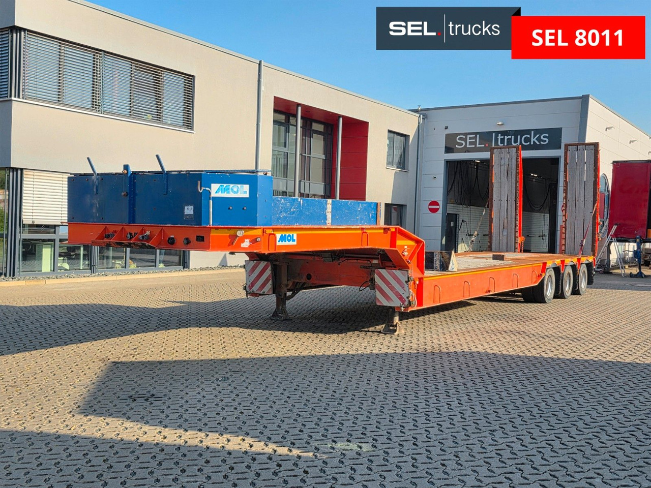 MOL / Lenkachse - Semi-trailer low bed: gambar 1 MOL / Lenkachse - Semi-trailer low bed: gambar 1