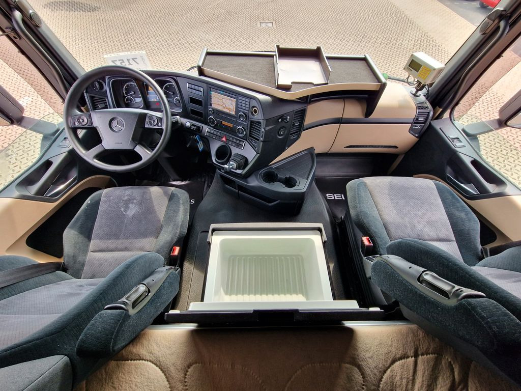 Truk jungkit Mercedes-Benz Actros 2545 / Tierkadaver / mit Waage Mercedes-Benz Actros 2545 /für Tierkadaver / mit Waage: gambar 19 Truk jungkit Mercedes-Benz Actros 2545 / Tierkadaver / mit Waage Mercedes-Benz Actros 2545 /für Tierkadaver / mit Waage: gambar 19