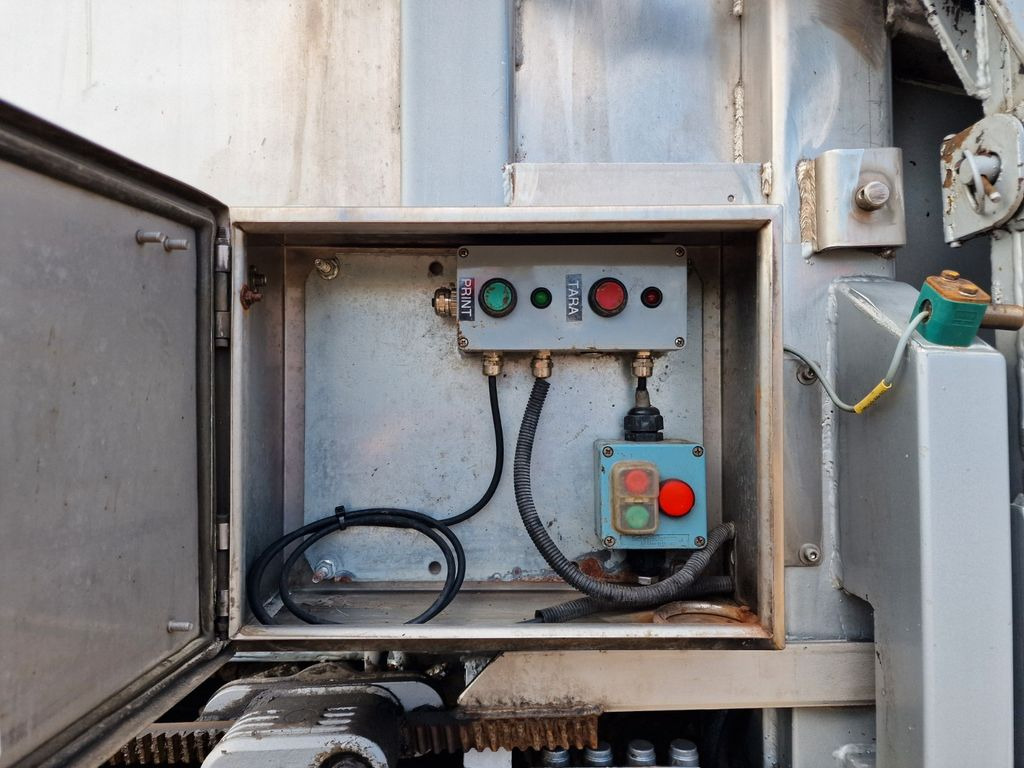 Truk jungkit Mercedes-Benz Actros 2545 / Tierkadaver / mit Waage Mercedes-Benz Actros 2545 /für Tierkadaver / mit Waage: gambar 9 Truk jungkit Mercedes-Benz Actros 2545 / Tierkadaver / mit Waage Mercedes-Benz Actros 2545 /für Tierkadaver / mit Waage: gambar 9