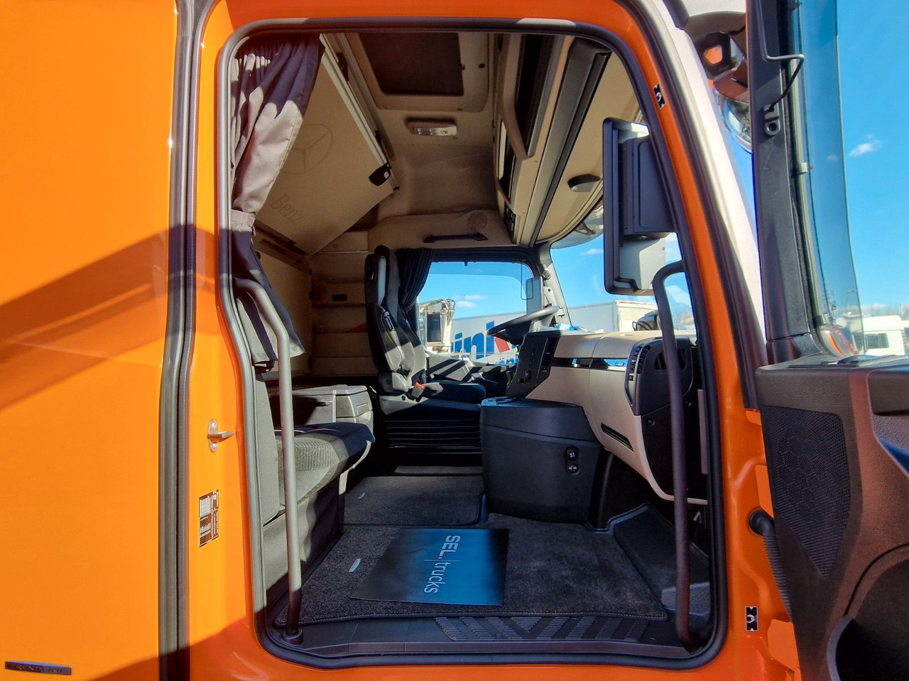 Truk dengan terpal samping Mercedes-Benz Actros 2548 / Retarder / Aluklappen / 6E: gambar 18 Truk dengan terpal samping Mercedes-Benz Actros 2548 / Retarder / Aluklappen / 6E: gambar 18