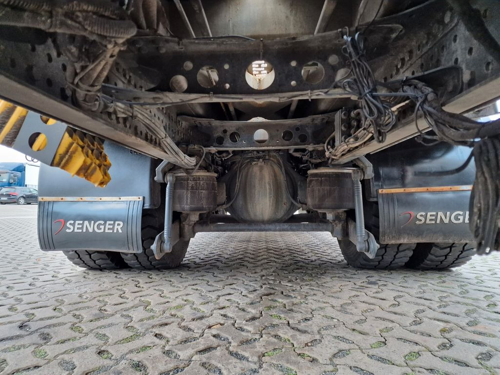 Truk flatbed, Truk derek Mercedes-Benz Antos 1832 / MKG Kran: gambar 26
