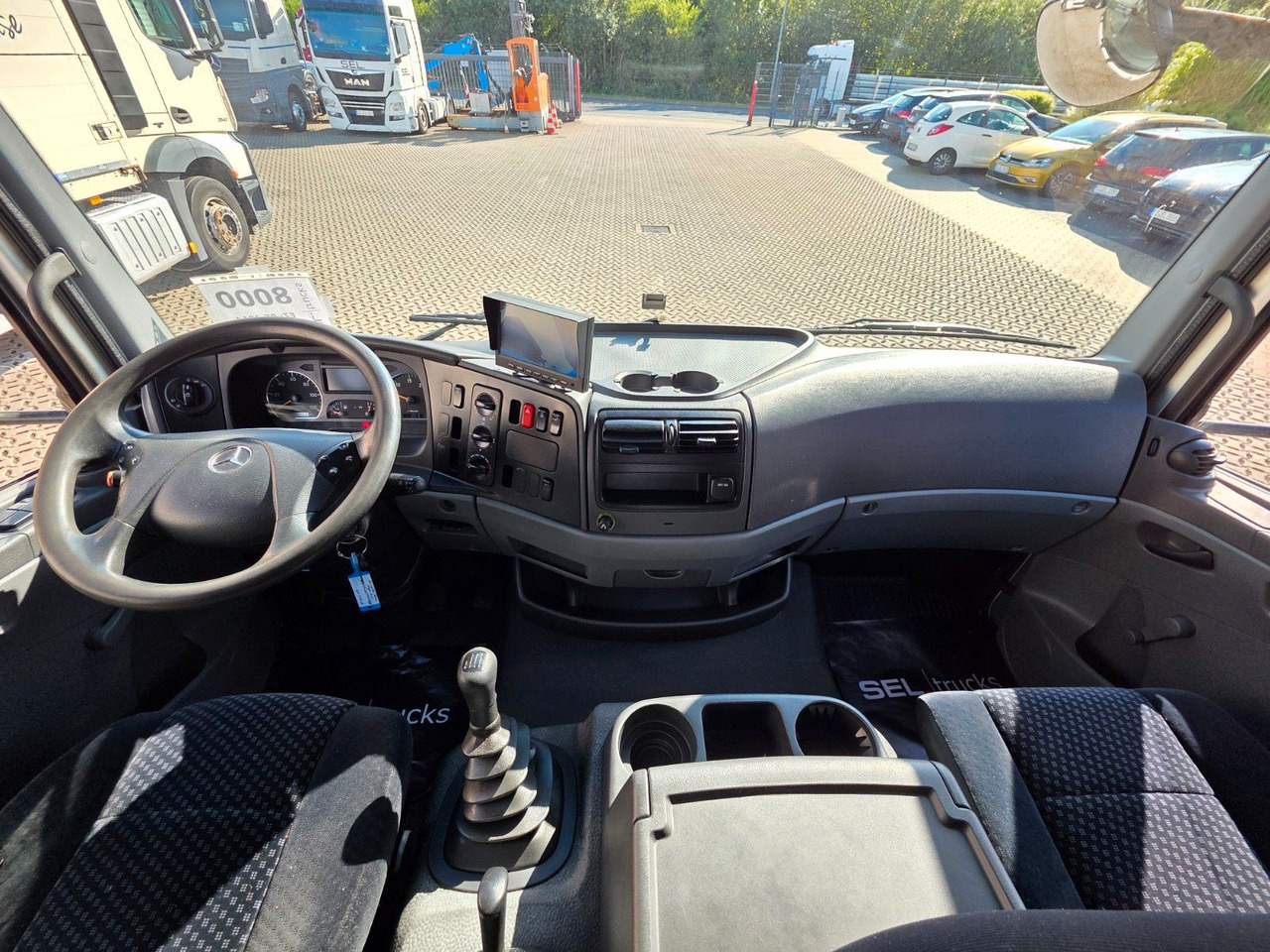 Truk box Mercedes-Benz Atego 1218 / Ladebordwand: gambar 35 Truk box Mercedes-Benz Atego 1218 / Ladebordwand: gambar 35
