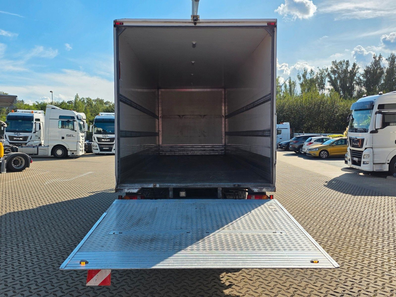 Truk box Mercedes-Benz Atego 1218 / Ladebordwand: gambar 9 Truk box Mercedes-Benz Atego 1218 / Ladebordwand: gambar 9