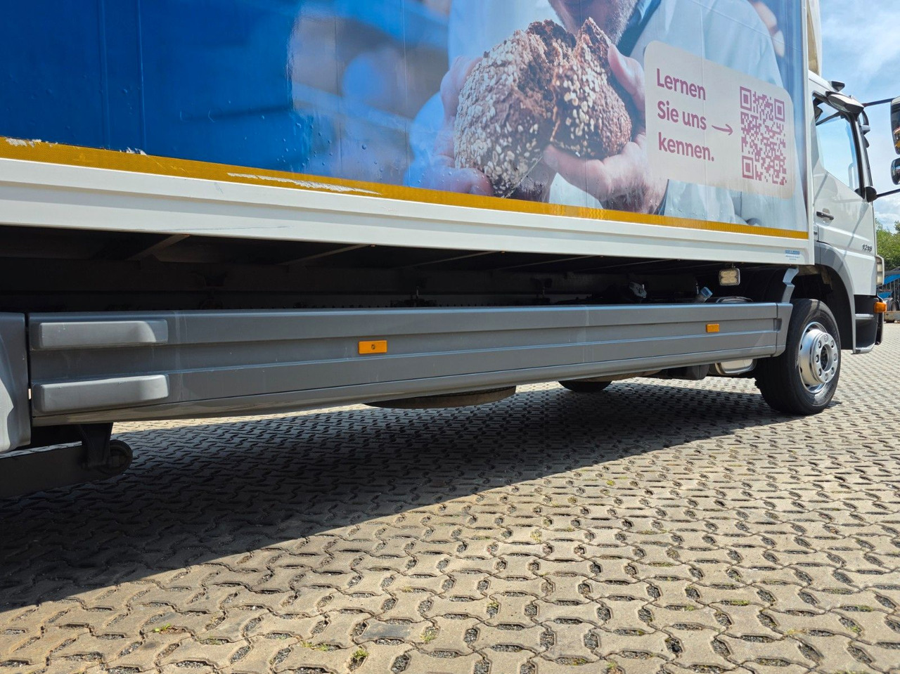 Truk box Mercedes-Benz Atego 1218 / Ladebordwand: gambar 20 Truk box Mercedes-Benz Atego 1218 / Ladebordwand: gambar 20