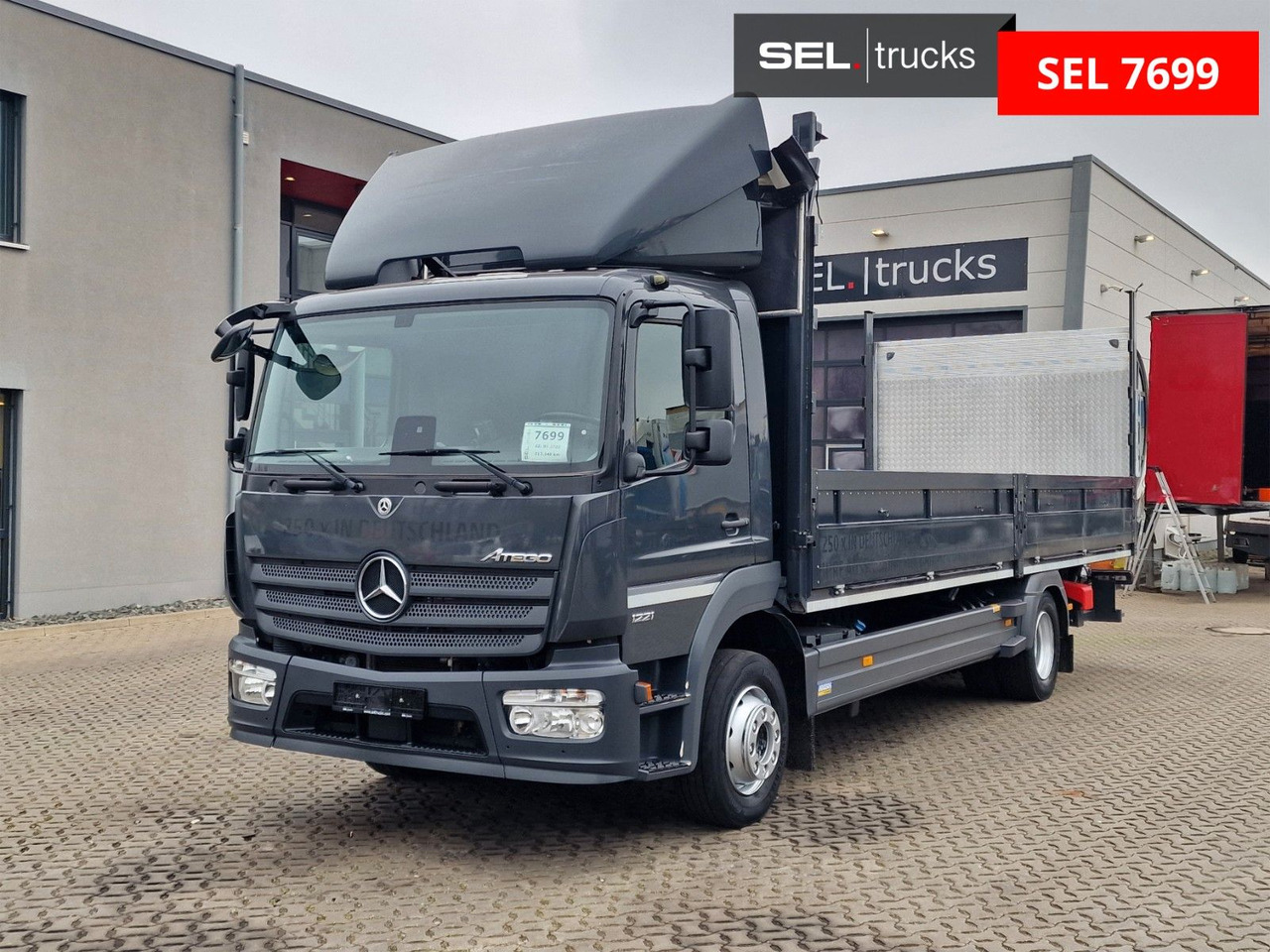 Mercedes-Benz Atego 1221 / Ladebordwand - Truk dengan terpal samping: gambar 1 Mercedes-Benz Atego 1221 / Ladebordwand - Truk dengan terpal samping: gambar 1
