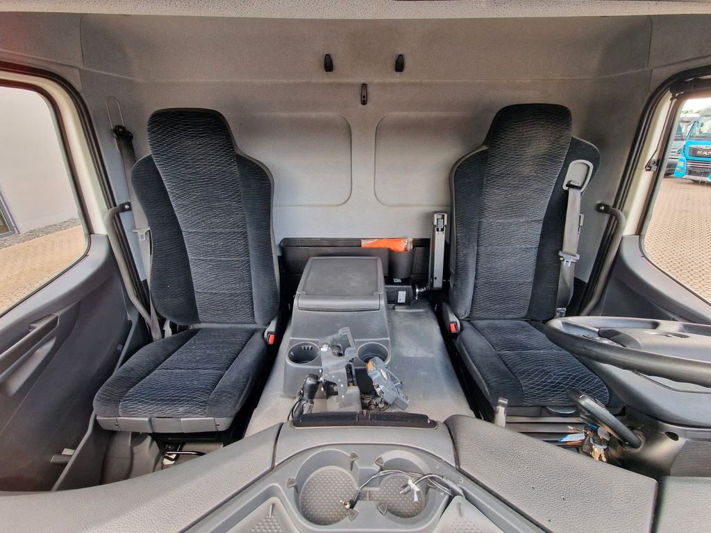 Truk berpendingin Mercedes-Benz Atego 1530 / Doppelverdampfer / Ladebordwand: gambar 21