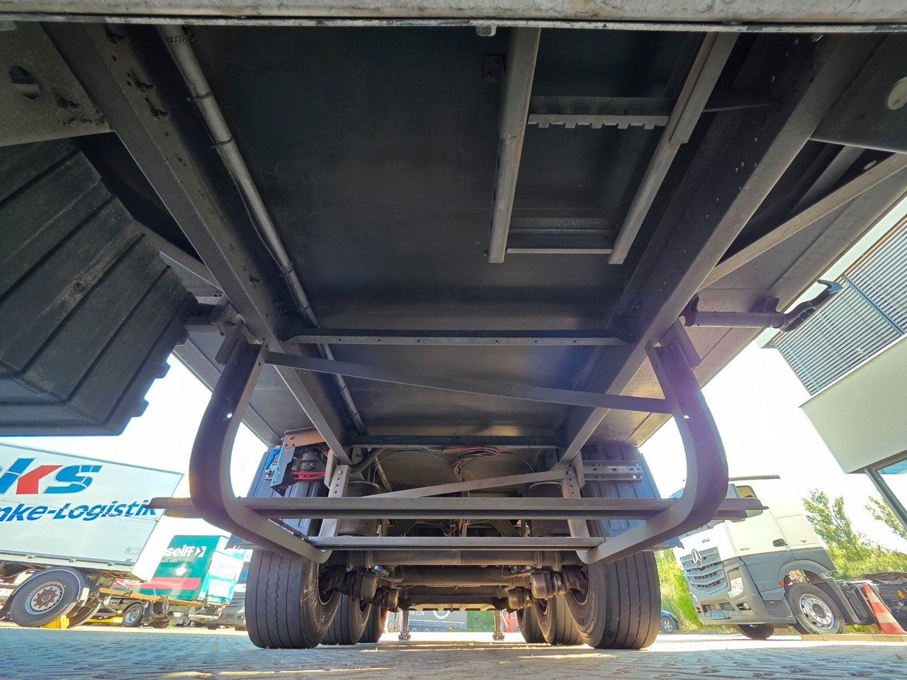 Semi-trailer berpendingin Schmitz Cargobull SKO 24/L13.4 FP 45 COOL 8/ Doppelstock: gambar 27 Semi-trailer berpendingin Schmitz Cargobull SKO 24/L13.4 FP 45 COOL 8/ Doppelstock: gambar 27