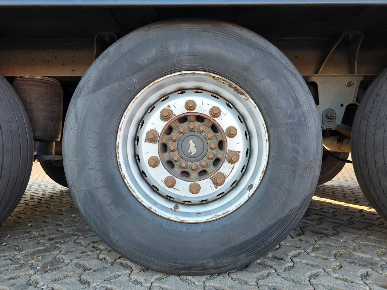 Semi-trailer berpendingin Schmitz Cargobull SKO 24/L13.4 FP 45 COOL 8/ Doppelstock: gambar 33 Semi-trailer berpendingin Schmitz Cargobull SKO 24/L13.4 FP 45 COOL 8/ Doppelstock: gambar 33