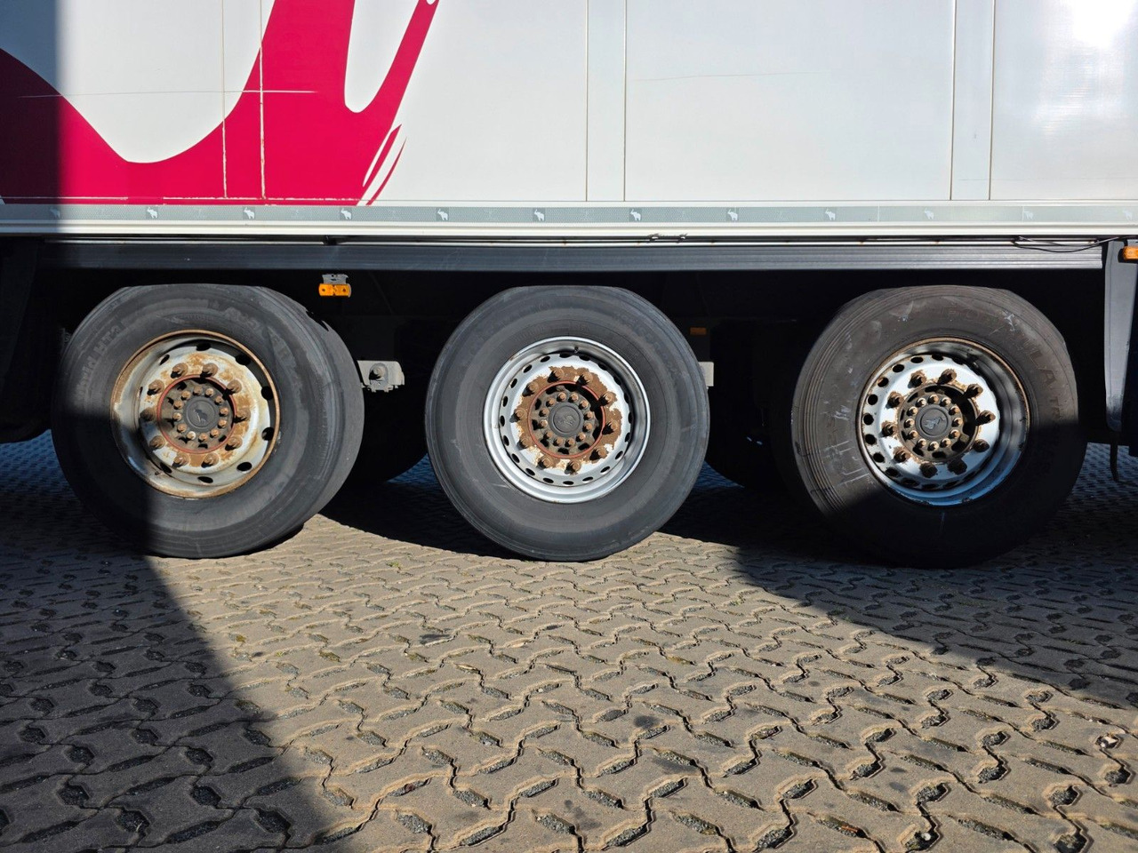 Semi-trailer berpendingin Schmitz Cargobull SKO 24/L13.4 FP 45 COOL 8/ Doppelstock: gambar 36 Semi-trailer berpendingin Schmitz Cargobull SKO 24/L13.4 FP 45 COOL 8/ Doppelstock: gambar 36