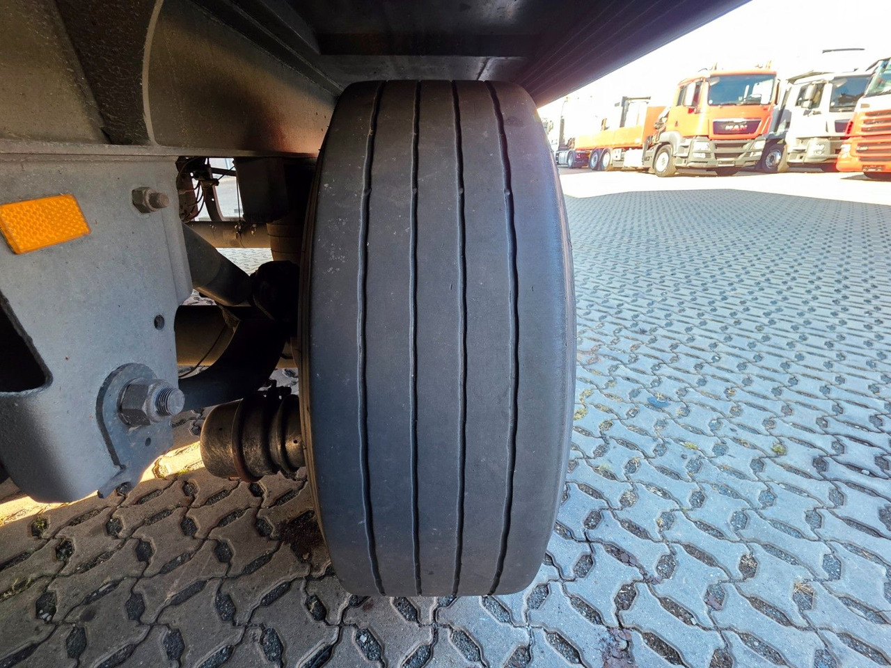 Semi-trailer berpendingin Schmitz Cargobull SKO 24/L13.4 FP 45 COOL 8/ Doppelstock: gambar 32 Semi-trailer berpendingin Schmitz Cargobull SKO 24/L13.4 FP 45 COOL 8/ Doppelstock: gambar 32