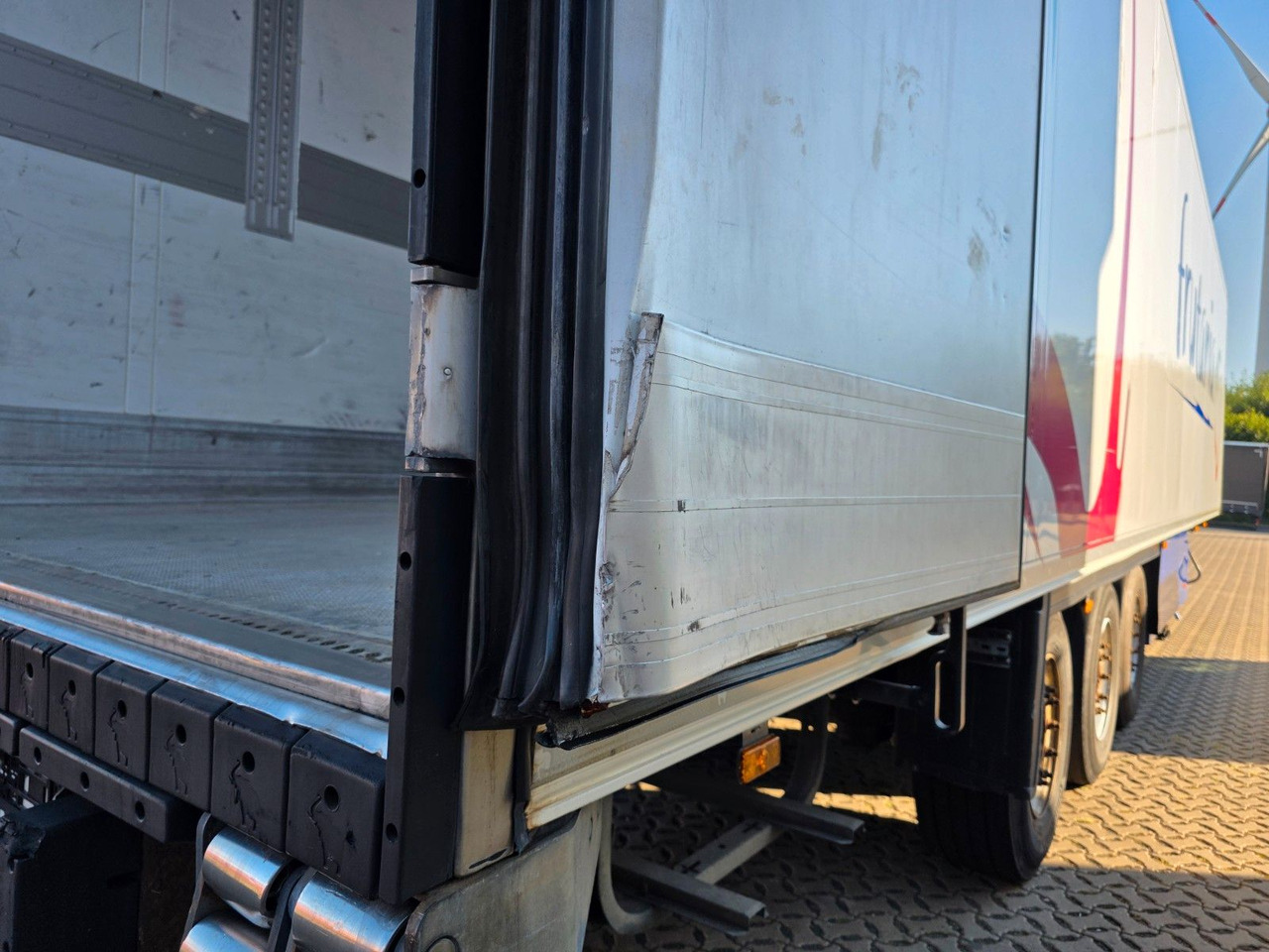 Semi-trailer berpendingin Schmitz Cargobull SKO 24/L13.4 FP 45 COOL 8/ Doppelstock: gambar 46 Semi-trailer berpendingin Schmitz Cargobull SKO 24/L13.4 FP 45 COOL 8/ Doppelstock: gambar 46