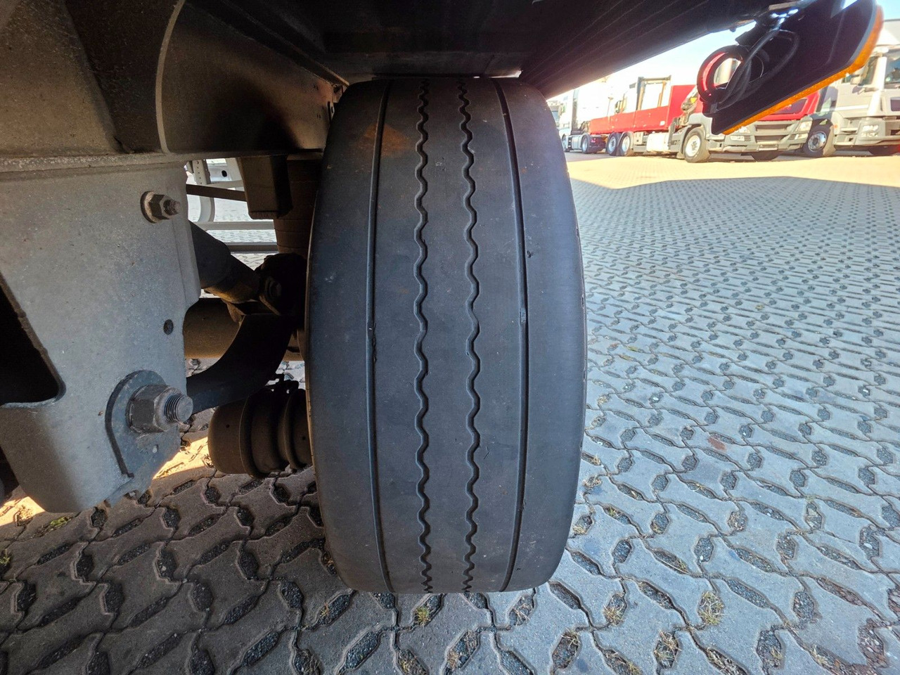 Semi-trailer berpendingin Schmitz Cargobull SKO 24/L13.4 FP 45 COOL 8/ Doppelstock: gambar 34 Semi-trailer berpendingin Schmitz Cargobull SKO 24/L13.4 FP 45 COOL 8/ Doppelstock: gambar 34