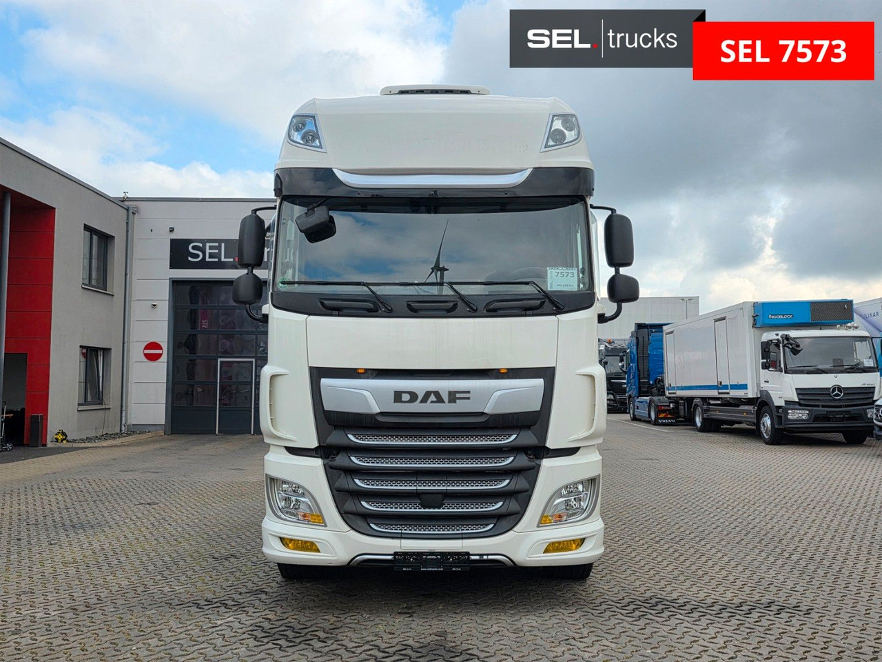 DAF XF 530 FT / ZF Intarder / Standklimaanlage / 6D - Tractor head: gambar 2 DAF XF 530 FT / ZF Intarder / Standklimaanlage / 6D - Tractor head: gambar 2