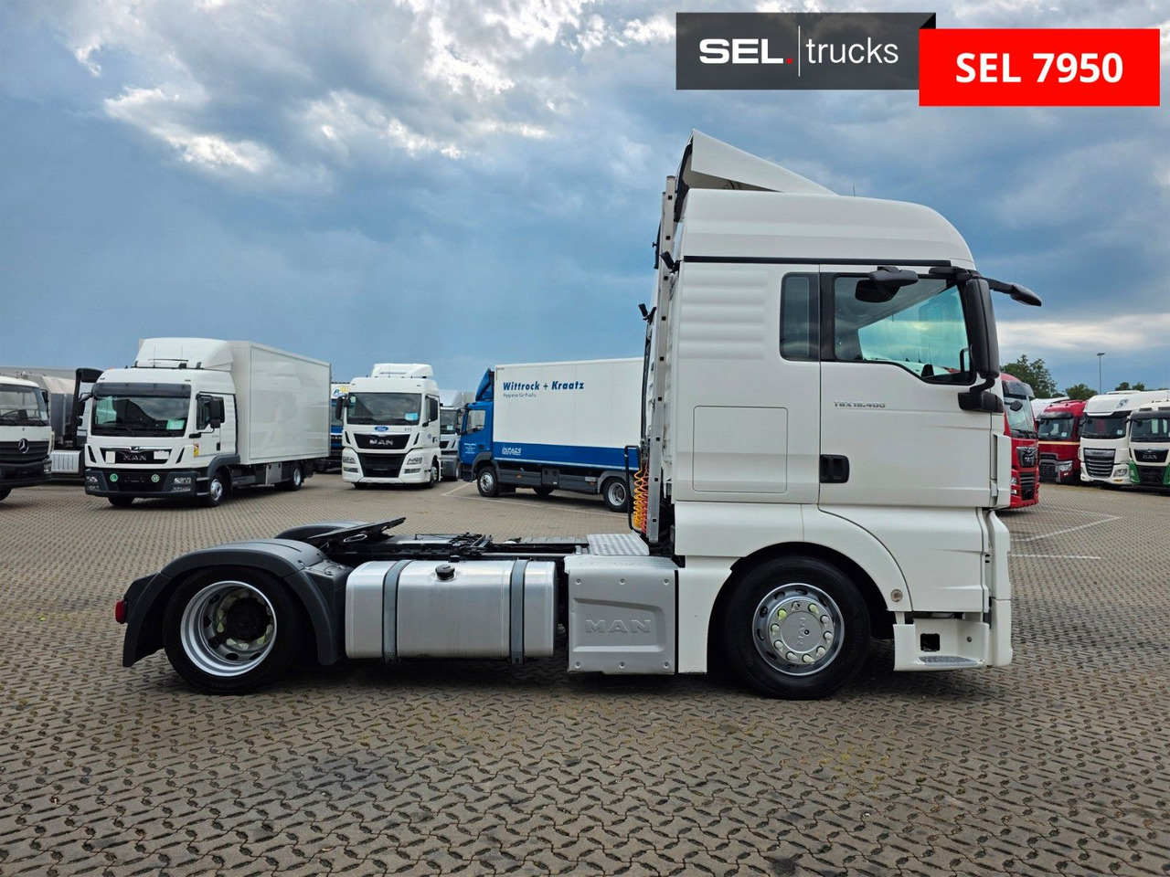 MAN TGX 18.400 4X2 LLS-U / ZF Intarder / Hubkupplung - Tractor head: gambar 4 MAN TGX 18.400 4X2 LLS-U / ZF Intarder / Hubkupplung - Tractor head: gambar 4