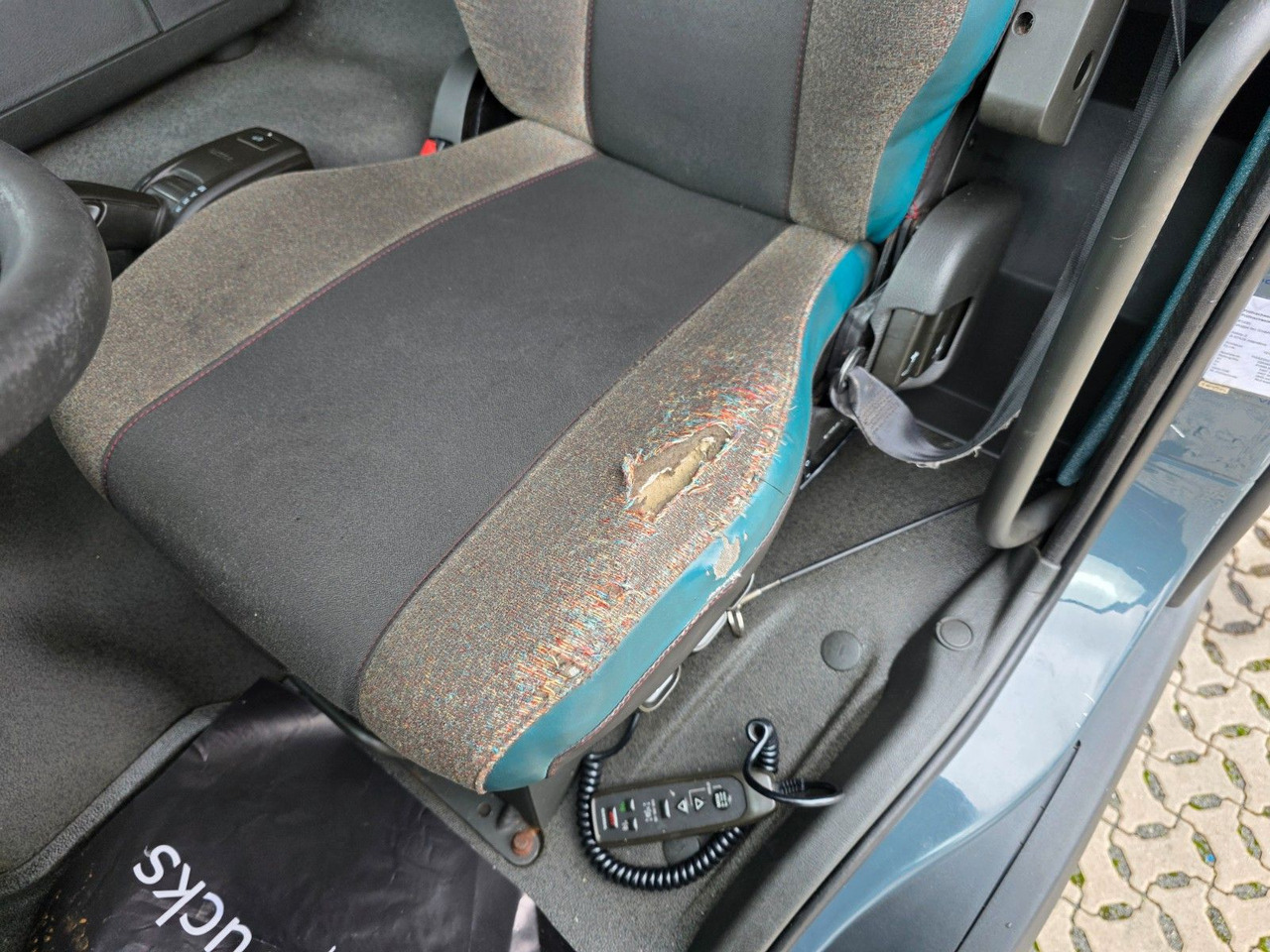 Truk dengan terpal samping Volvo FM 410 / Ladebordwand / Lenkachse: gambar 27