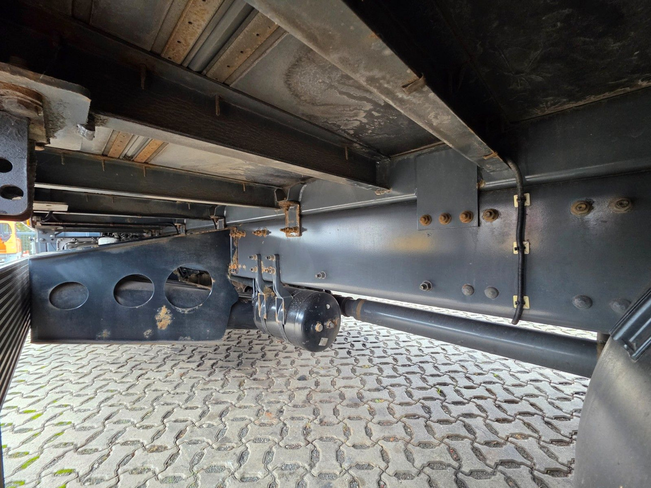 Truk dengan terpal samping Volvo FM 410 / Ladebordwand / Lenkachse: gambar 13