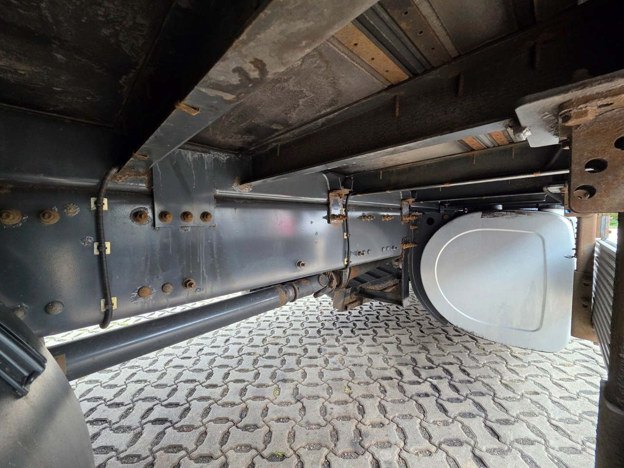 Truk dengan terpal samping Volvo FM 410 / Ladebordwand / Lenkachse: gambar 14