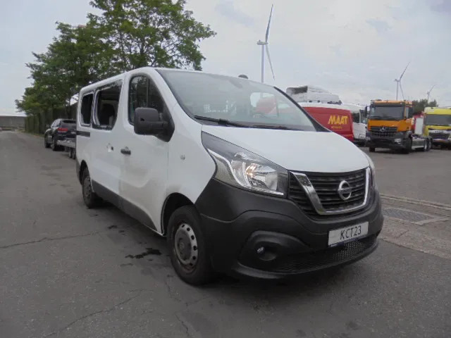 Nissan NV 300 - Bus: gambar 3 Nissan NV 300 - Bus: gambar 3