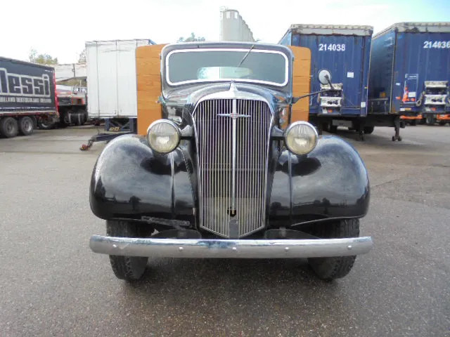 Chevrolet 1 1/2 TON FLATBED - Truk flatbed: gambar 2 Chevrolet 1 1/2 TON FLATBED - Truk flatbed: gambar 2