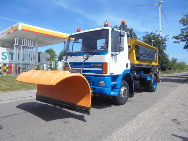 DAF 65.210 ATI 4X4 ZOUT + SNEEUW - Peniup salju: gambar 1 DAF 65.210 ATI 4X4 ZOUT + SNEEUW - Peniup salju: gambar 1