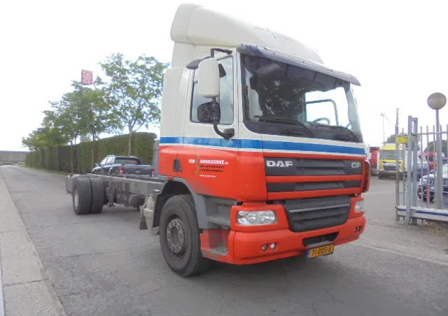 DAF CF 250 NL TRUCK - Truk sasis: gambar 3 DAF CF 250 NL TRUCK - Truk sasis: gambar 3