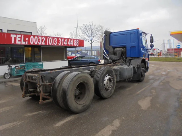 DAF CF 75.250 6X2 - Truk sasis: gambar 4 DAF CF 75.250 6X2 - Truk sasis: gambar 4