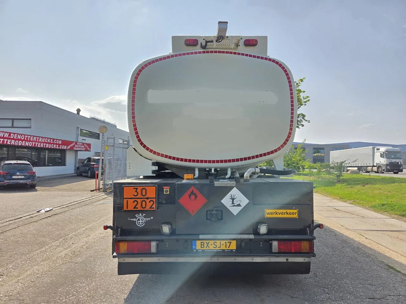 DAF CF 75 310 6X2 NL TRUCK - Truk tangki: gambar 5 DAF CF 75 310 6X2 NL TRUCK - Truk tangki: gambar 5