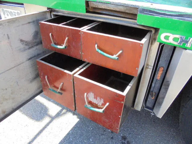 Truk derek DAF CF 85.360 FTN 6X2 NL TRUCK: gambar 17 Truk derek DAF CF 85.360 FTN 6X2 NL TRUCK: gambar 17