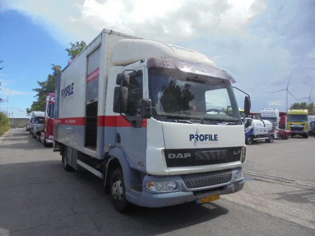 DAF LF 45 150 NL TRUCK SERVICE TRUCK SERVICE TRUCK MET COMPRESSOR - Truk box: gambar 5 DAF LF 45 150 NL TRUCK SERVICE TRUCK SERVICE TRUCK MET COMPRESSOR - Truk box: gambar 5