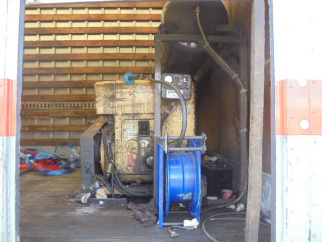 DAF LF 45 150 NL TRUCK SERVICE TRUCK SERVICE TRUCK MET COMPRESSOR - Truk box: gambar 2 DAF LF 45 150 NL TRUCK SERVICE TRUCK SERVICE TRUCK MET COMPRESSOR - Truk box: gambar 2