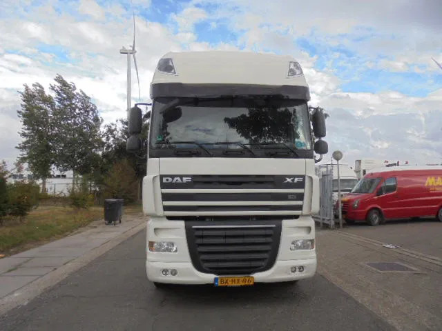 DAF XF 105 410 NL truck - Pengangkut kontainer/ Container truck: gambar 2 DAF XF 105 410 NL truck - Pengangkut kontainer/ Container truck: gambar 2